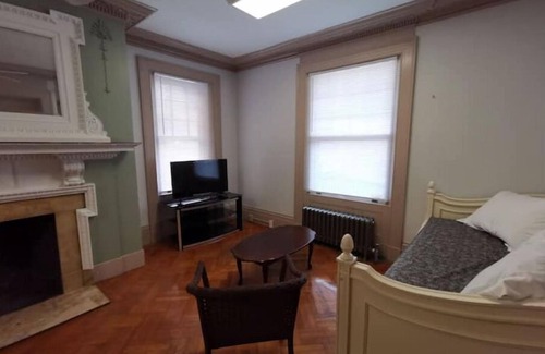 Worcester Apartment | 1 BR Apt walk to MCPHS, WPI, St Vincent Hospital