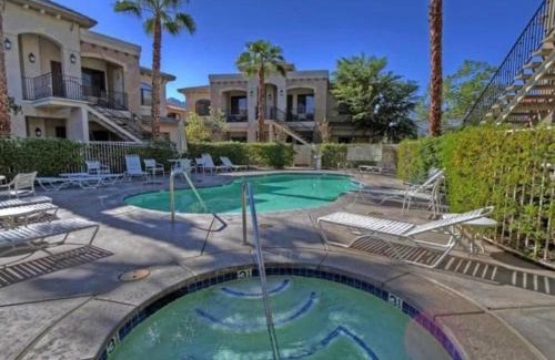 Village Apartment | 1 BR Condo Pool Hot Tub Sleeps 4 Views