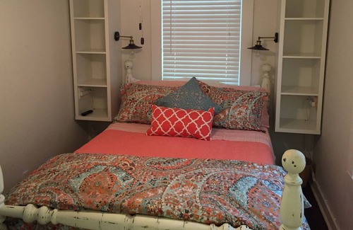 East Beach House | 1 BR East Beach Bungalow