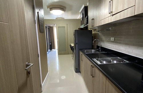 Barangay 76 Condo | 1 BR Fully Furnished Condo Across MOA with Pool and Parking - Shore Bldg B, 1246