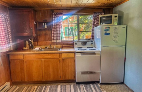 Grand Lake Cabin | 1 BR with sunroom-walk to beach