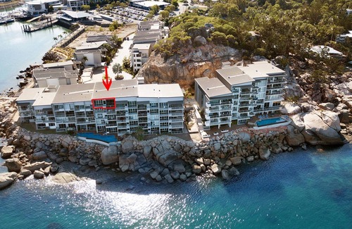 Nelly Bay Apartment | 1 Bright Point Apartment 4501