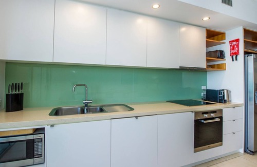 Nelly Bay Apartment | 1 Bright Point Apartment 5301