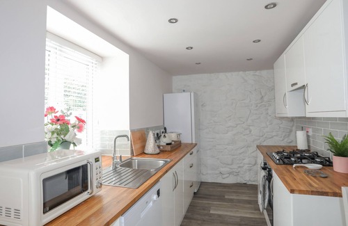 Dwygyfylchi House | 1 BRONRALLT, pet friendly, character holiday cottage in Conwy