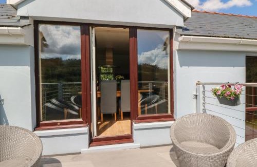 Amroth House | 1 Bryn Beudy