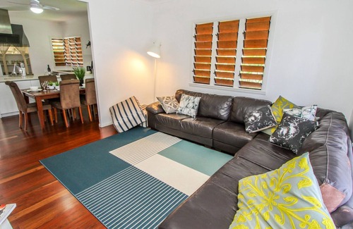 Agnes Water House | 1 CABBAGE PALM Agnes Water -outside pet welcome, boat parking available, free wifi