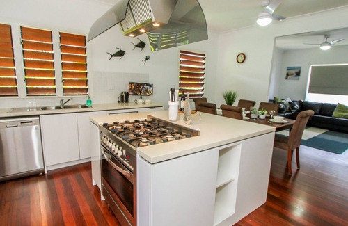 Agnes Water House | 1 CABBAGE PALM Agnes Water -outside pet welcome, boat parking available, free wifi