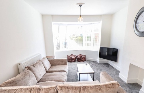 Withernsea House | 1 CHESTNUT GROVE, pet friendly, country holiday cottage in Withernsea