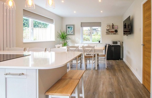Church Stretton Cottage | 1 CHURCH STREET, pet friendly, with a garden in Church Stretton