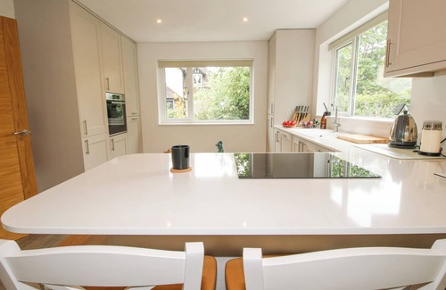 Church Stretton Cottage | 1 CHURCH STREET, pet friendly, with a garden in Church Stretton