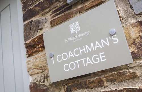 Bugford Cottage | 1 COACHMAN'S COTTAGE, HILLFIELD VILLAGE, pet friendly in Dartmouth