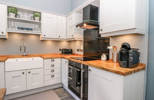 Campbeltown House | 1 CRAIGANRIOCH, family friendly, with a garden in Campbeltown