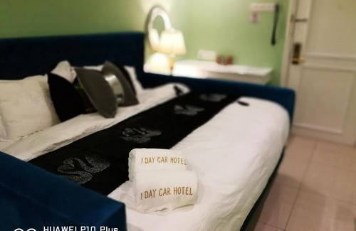 Taman Perdana Hotel | 1 Day Car Hotel Station 18