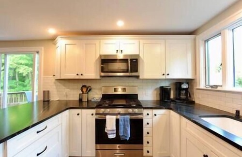 Ellicottville House | #1 EVL Creekview Townhome SKI BIKE GOLF & Hot Tub