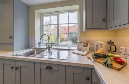 Wells-next-the-Sea Cottage | 1 Honeymoon Row, Wells-next-the-Sea, Norfolk