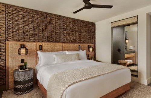 Princeville Resort | 1 Hotel Hanalei Bay