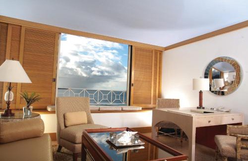 Princeville Resort | 1 Hotel Hanalei Bay