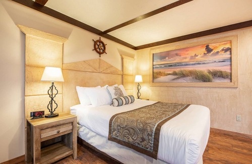 Ocean Shores Hotel | 1 King Bed, 1 Queen Bed in a separate room, Walk to Beach, Pet Friendly