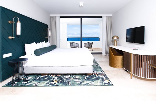 Otrobanda Villa | 1 king bed ocean view junior suites