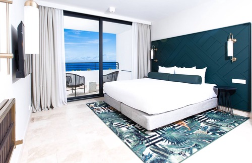 Otrobanda Villa | 1 king bed ocean view junior suites