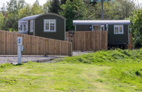 Forfar Cabin | 1 King-size Bed Deluxe Cabin - Free Parking