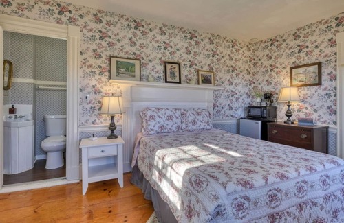 Trenton Hotel | 1 Lovely Suite in Bar Harbor Open Hearth Inn