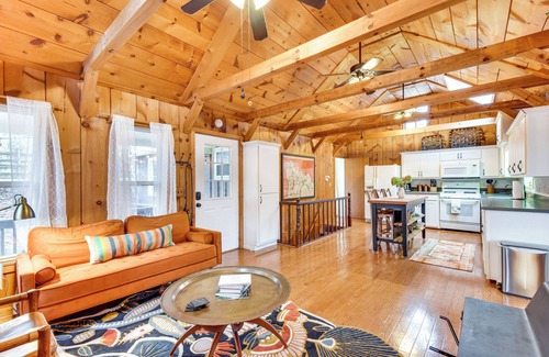 Lakemont Cabin | 1 Mi to Beach: Lake Rabun Home w/Carriage House