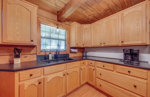 Duson Cabin | < 1 Mi to Casinos: Countryside Louisiana Getaway!