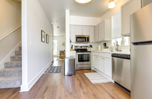 Ocean Springs Cottage | 1 Mi to Downtown: Modern Ocean Springs Cottage