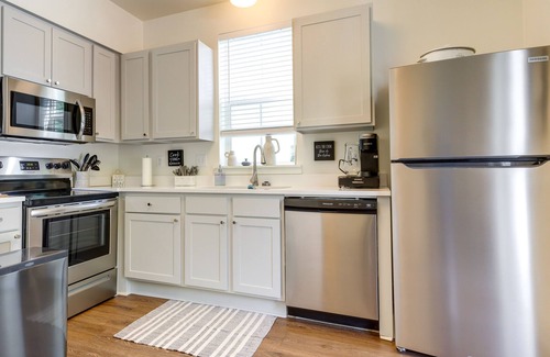 Ocean Springs Cottage | 1 Mi to Downtown: Modern Ocean Springs Cottage