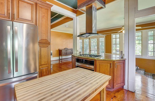 Meridian Cottage | 1 Mi to Dtwn Meridian: Historic Home w/Porch!