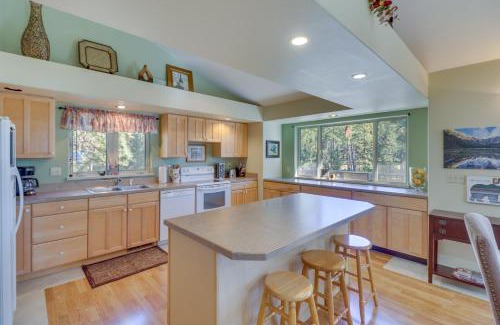 Bigfork House | 1 Mi to Flathead Lake Bigfork Village Retreat