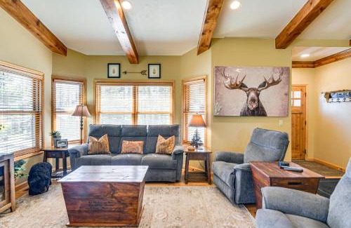 Grand Lake House | 1 Mi to Grand Lake Family-Friendly Gem with Hot Tub