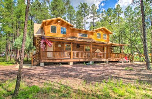 Pinetop-Lakeside House | 1 Mi to Lake Chic Arizona Cabin with Large Porch!