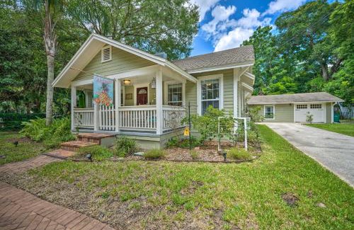 Mount Dora House | 1 Mi to Lake Dora Cottage with Shared Yard and Patio!