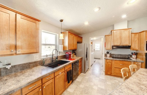 Coulee City House | 1 Mi to Lake: Getaway w/Patio in Coulee City!