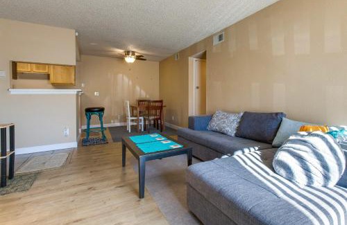 Englewood Apartment | 1 Mi to Light Rail Englewood Condo with Pool Access