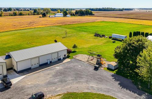 Ridgeville Corners House | 1 Mi to Main St! Family Farmhouse in West Unity