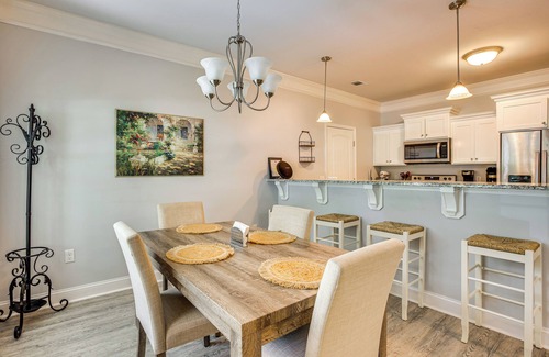 Darien House | 1 Mi to Riverfront: Darien Family Home