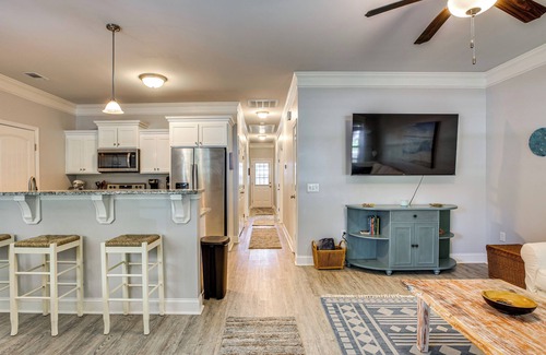 Darien House | 1 Mi to Riverfront: Darien Family Home