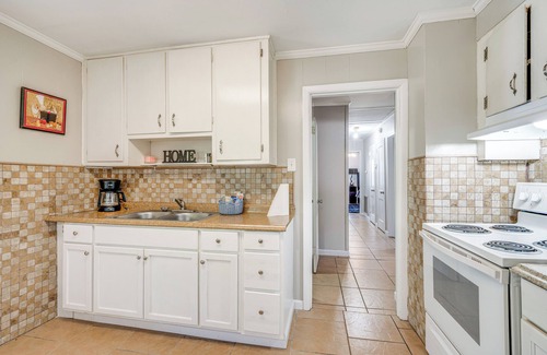 Warner Robins House | 1 Mi to Robins AFB: Family-Friendly Home!