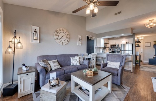 Notch Estates Condo | 1 Mi to Silver Dollar City: Branson West Condo