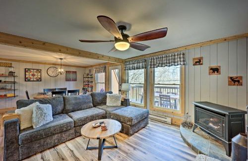 Beech Mountain Apartment | 1 Mi to Skiing Beech Mountain Condo with Fireplace!