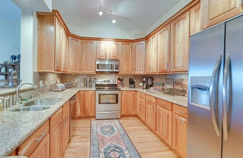 Angel Fire Condo | 1 Mi to Skiing: Mtn-View Condo in Angel Fire!
