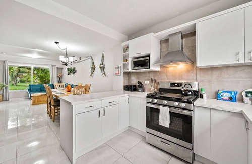 Oranjestad-West Condo | 1 min. walk to Eagle Beach * Pool * BBQ area