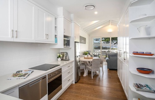 Patonga House | 1 Night Free! Absolute Beach Front House Panoramic Views