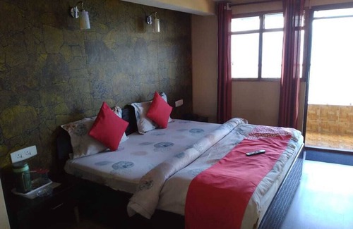 Darjeeling Hotel | 1 of best view property in Darjeeling