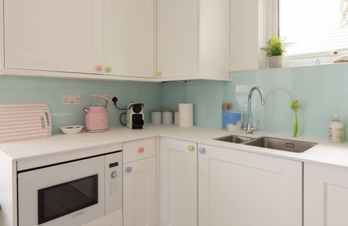 Swanage Apartment | 1 Quayside Court Swanage, 3 bedrooms, superb sea views, ground floor, 2 parking spaced. Great locati
