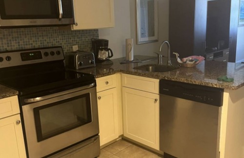 Hollywood Resort | 1 Queen Bed - Oceanfront Resort Steps from Hollywood BeachnALL FEES INCLUDED!n