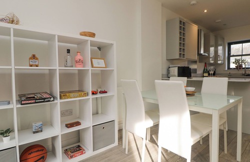 Hayle Cottage | 1 Queensway Gardens
